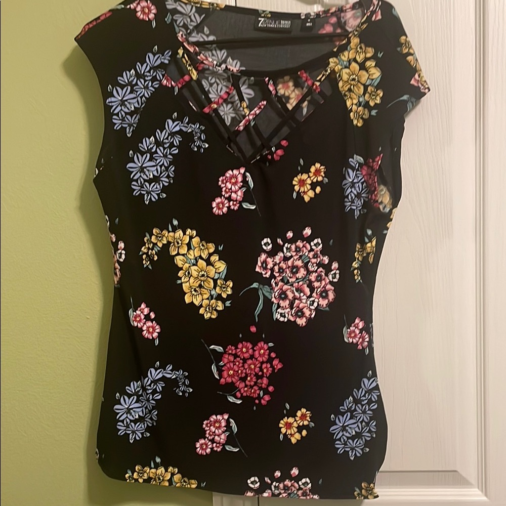 New York & Company Black Blouse with Multicolor Floral Design